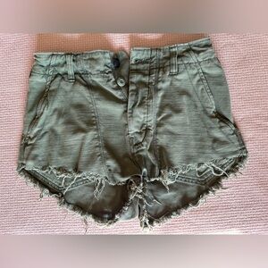 Free People sz 0 olive shorts